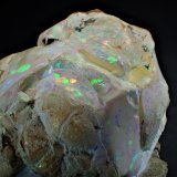 Opal
87 mm x 84 mm x 75 mm
(Autor: Don Lum)