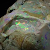 Opal
87 mm x 84 mm x 75 mm
(Autor: Don Lum)