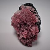 Rhodonite
39 mm x 27 mm x 18 mm
(Autor: Don Lum)