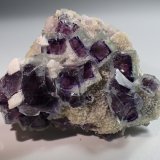 Fluorite, Quartz
40 mm x 32 mm x 21 mm
(Autor: Don Lum)