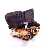 Hematite on Goethite after Siderite, Feldspar, Schorl
54 mm x 47 mm x 45 mm
(Autor: Don Lum)