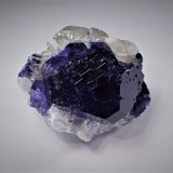 Fluorite, Quartz
61 mm x 53 mm x 39 mm
(Autor: Don Lum)