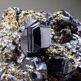 Sphalerite, Pyrite
80mm x 55mm x 50mm
(Autor: Don Lum)