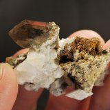 Calcite on Quartz
fov 4 cm
(Autor: ploum)
