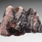 Gneiss, Garnet (Group)
28.4mm x 21.3mm x 6.6mm
(Autor: Don Lum)