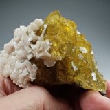 Fluorite, Dolomite
82 mm x 52 mm x 53 mm
(Autor: Don Lum)