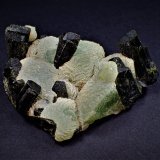 Prehnite, Epidote
68 mm x 55 mm x 30 mm
(Autor: Don Lum)
