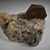 Bastnäsite-(Ce), Parisite, Riebeckite, Quartz
100 mm x 70 mm x 60 mm
(Autor: Don Lum)