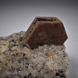 Bastnäsite-(Ce), Parisite, Riebeckite, Quartz
100 mm x 70 mm x 60 mm
(Autor: Don Lum)