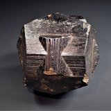 Pyrite (variety Iron Cross twin crystal), Goethite, Limonite
59 mm x 58 mm x 57 mm
(Autor: Don Lum)