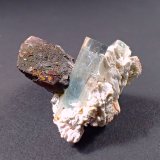 Siderite, Aquamarine, Feldspar
35 mm x 32 mm x 28 mm
(Autor: Don Lum)