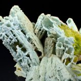 Plumbogummite after Pyromorphite
71 mm x 64 mm x 58 mm
(Autor: Don Lum)