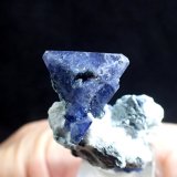 Benitoite
35 mm x 25 mm x 21 mm
(Autor: Don Lum)