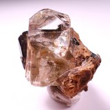 Topaz, Quartz (variety smoky quartz)
42 mm x 39 mm x 29 mm
(Autor: Don Lum)
