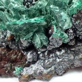 Malachite after Azurite, Goethite
15 cm x 12 cm x 9 cm
(Autor: Don Lum)