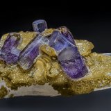 Fluorapatite, Siderite, Quartz
8.2 x 3.6 cm
(Autor: am mizunaka)