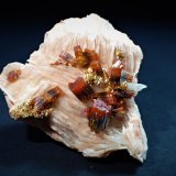 Vanadinite, Baryte
37 mm x 32 mm x 37 mm
(Autor: Don Lum)