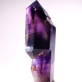 Quartz (variety amethyst scepter)
40 mm x 17 mm x 15 mm
(Autor: Don Lum)