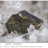 Brookite on Quartz
fov 9.0 mm
(Autor: ploum)