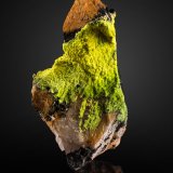 Phurcalite
10 x 7 x 15 cm
(Autor: MIM Museum)