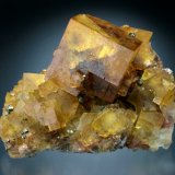 Fluorite with Chalcopyrite
9x7x5 cm overall size.
(Autor: Jesse Fisher)