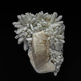Quartz, Calcite
9.2 x 6.5 cm
(Autor: am mizunaka)