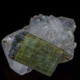 Elbaite, Quartz
7.2 x 5.8 cm
(Autor: am mizunaka)