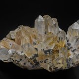 Quartz, Hematite
8.1 x 4.4 cm
(Autor: am mizunaka)