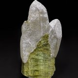 Quartz, Elbaite
5.3 x 2.4 cm
(Autor: am mizunaka)