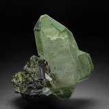 Quartz, Epidote
4.0 x 3.6 cm
(Autor: am mizunaka)