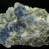 Fluorite on Quartz with Pyrite
157 x 112 x 56 mm
(Autor: GneissWare)