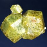 Andradite-Grossular Series
71 x 62 x 47 mm
(Autor: GneissWare)