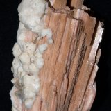 Analcime on Sérandite
9x5x3.5 cm
(Autor: Joseph DOliveira)