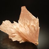 Strontianite
4.0 x 4.5 cm
(Autor: Michael Shaw)