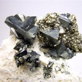 Tetrahedrite
H:7.5 cm x W:7.5 cm x D:3.6 cm; Largest Crystal: 2
(Autor: Adrian Pripoae)