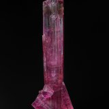 Elbaite (variety rubellite)
7.7 x 2.5 cm
(Autor: am mizunaka)