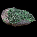 Uvarovite
Saranovskii Mine, Saranovskaya (Sarany), Gornozavodskii, Perm Krai, Ural, Russia
70 mm x 60 mm x 30 mm
(Autor: Dany Mabillard)