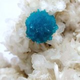 Cavansite, Stilbite
FOV 2 cm
(Autor: Tobi)