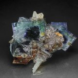 Fluorite, Quartz, Siderite
8.5 x 7.0 cm
(Autor: am mizunaka)