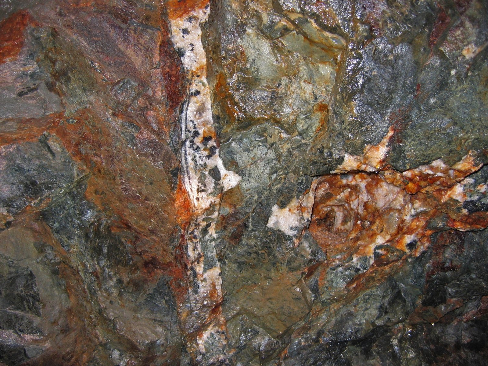 Quartz
a couple of metres
(Autor: markbeckett)