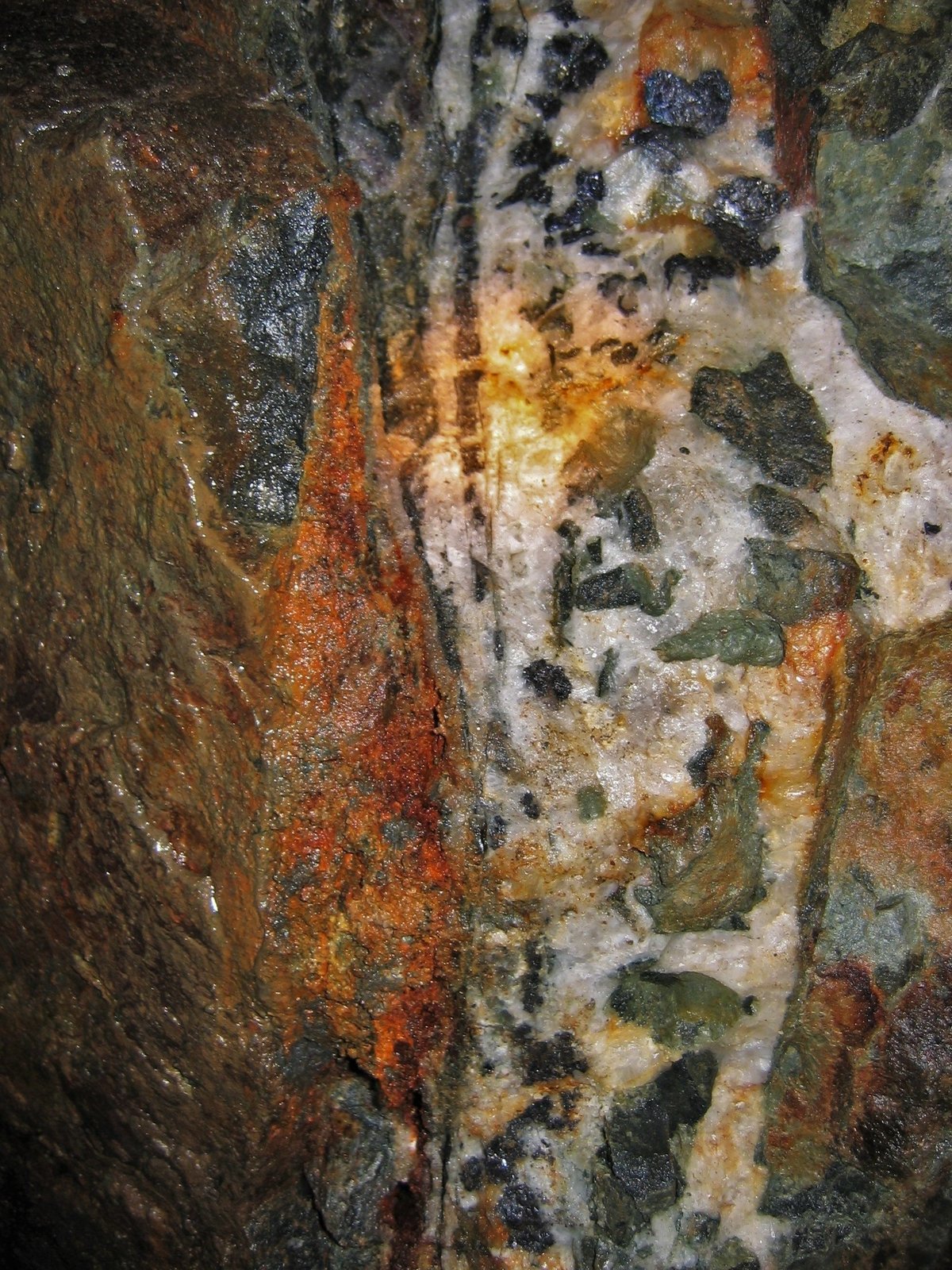 Sphalerite
fov  approx. 1metre
(Autor: markbeckett)