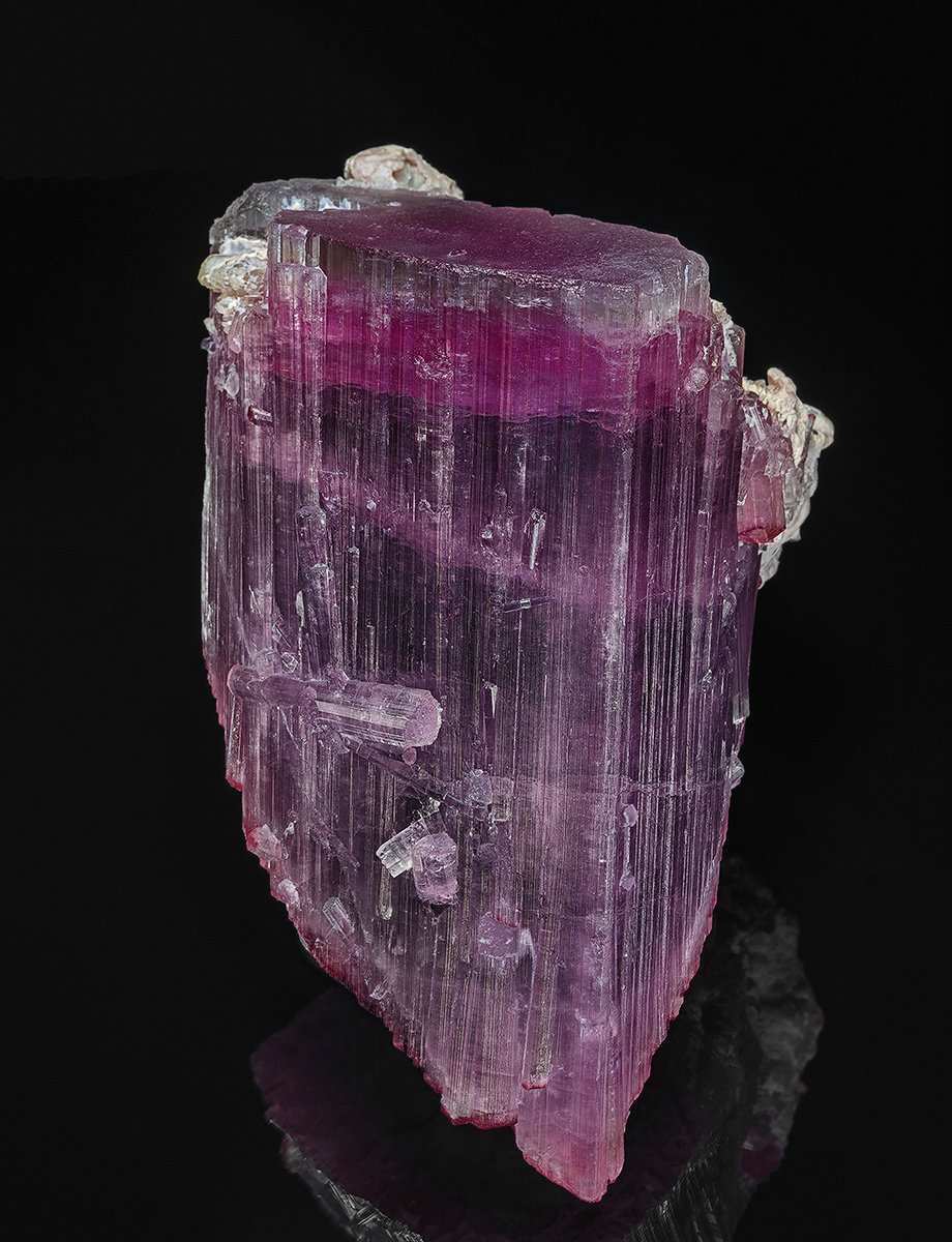 Tourmaline
10.4 x 6.0 cm
(Autor: am mizunaka)