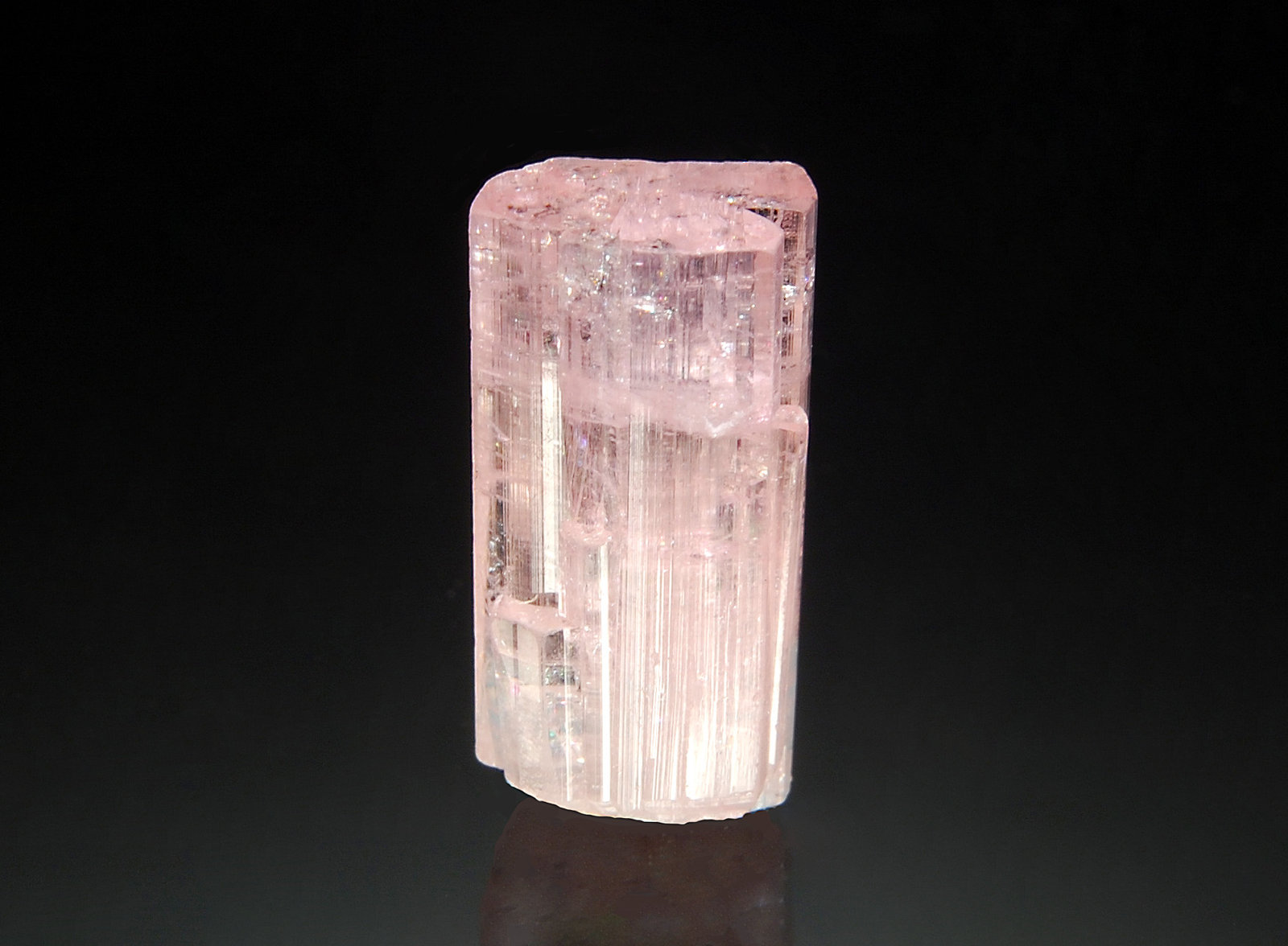 Elbaite
1.0 x 2.0 cm
(Autor: Michael Shaw)