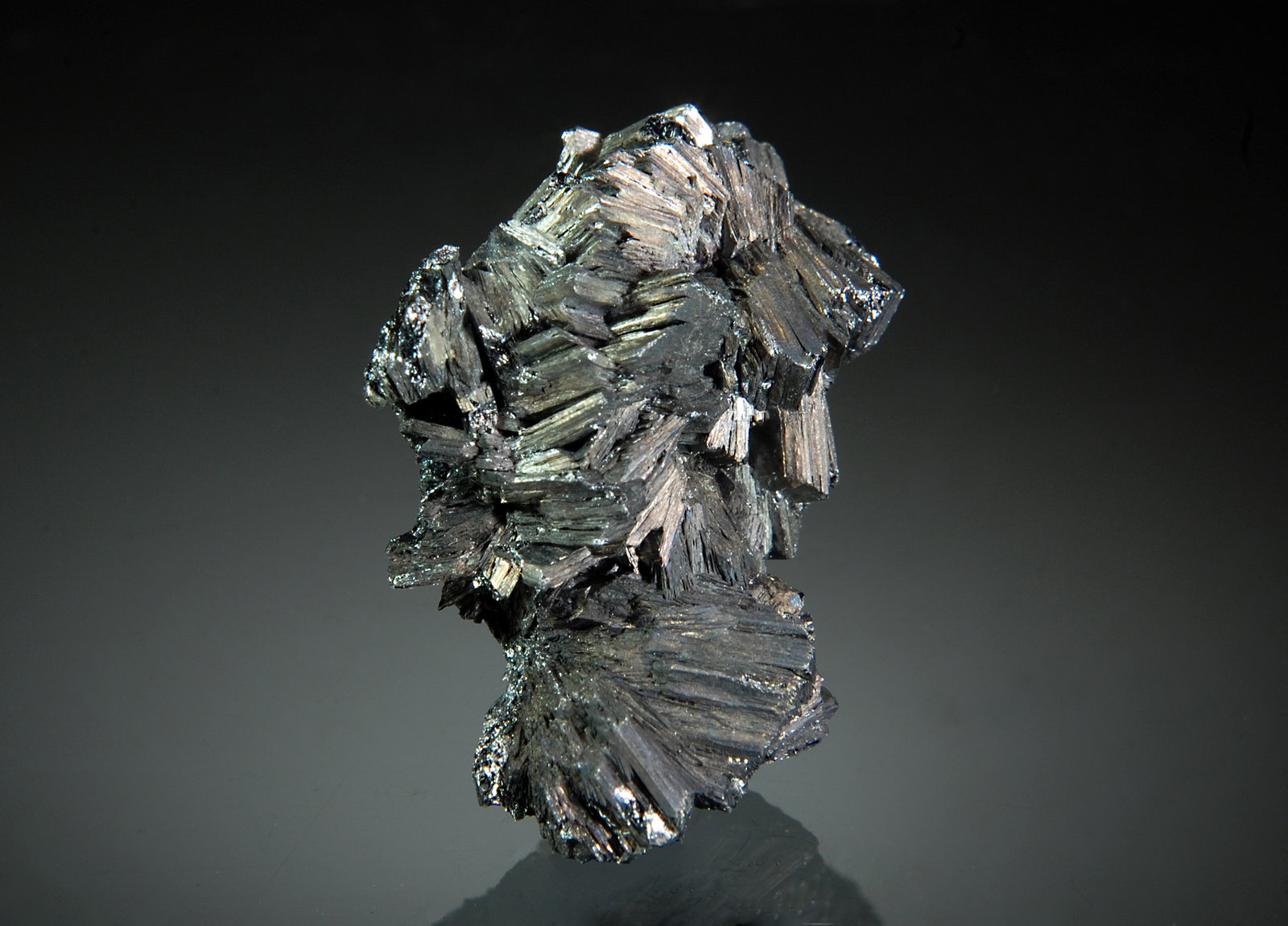 Semseyite
1.9 x 2.7 cm
(Autor: Michael Shaw)