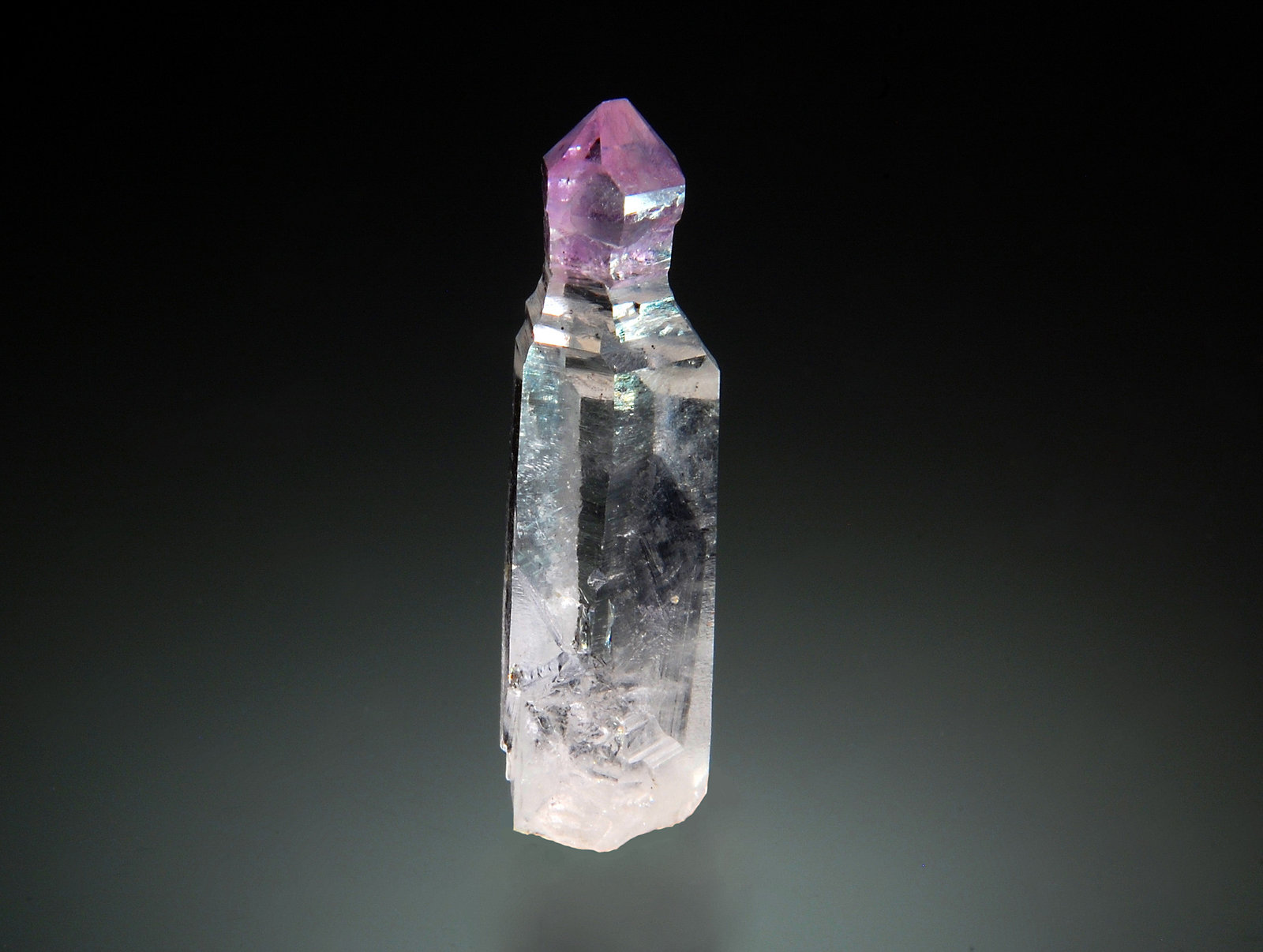 Quartz
0.9 x 2.8 cm
(Autor: Michael Shaw)