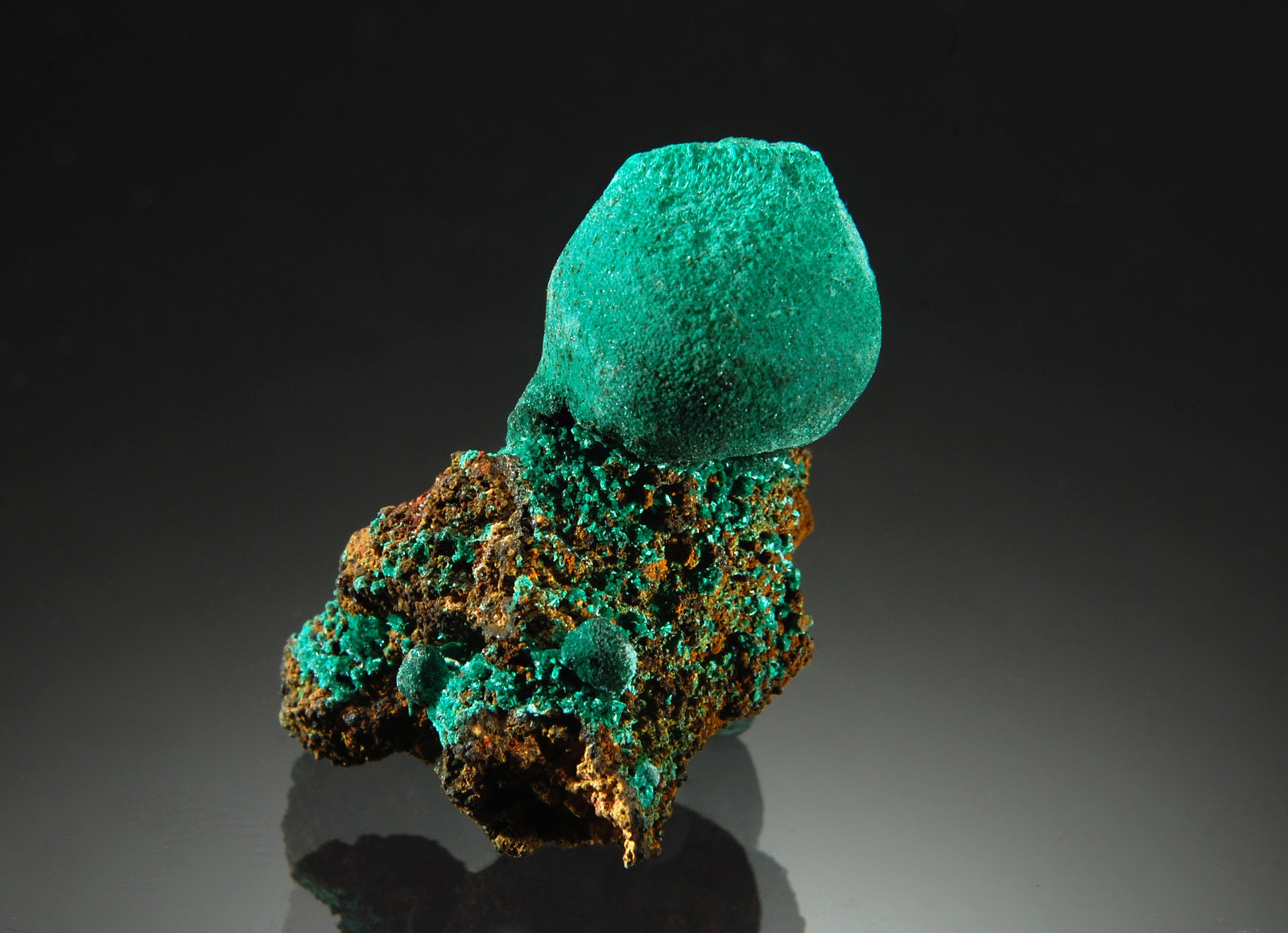 Malachite
2.0 x 2.7 cm
(Autor: Michael Shaw)