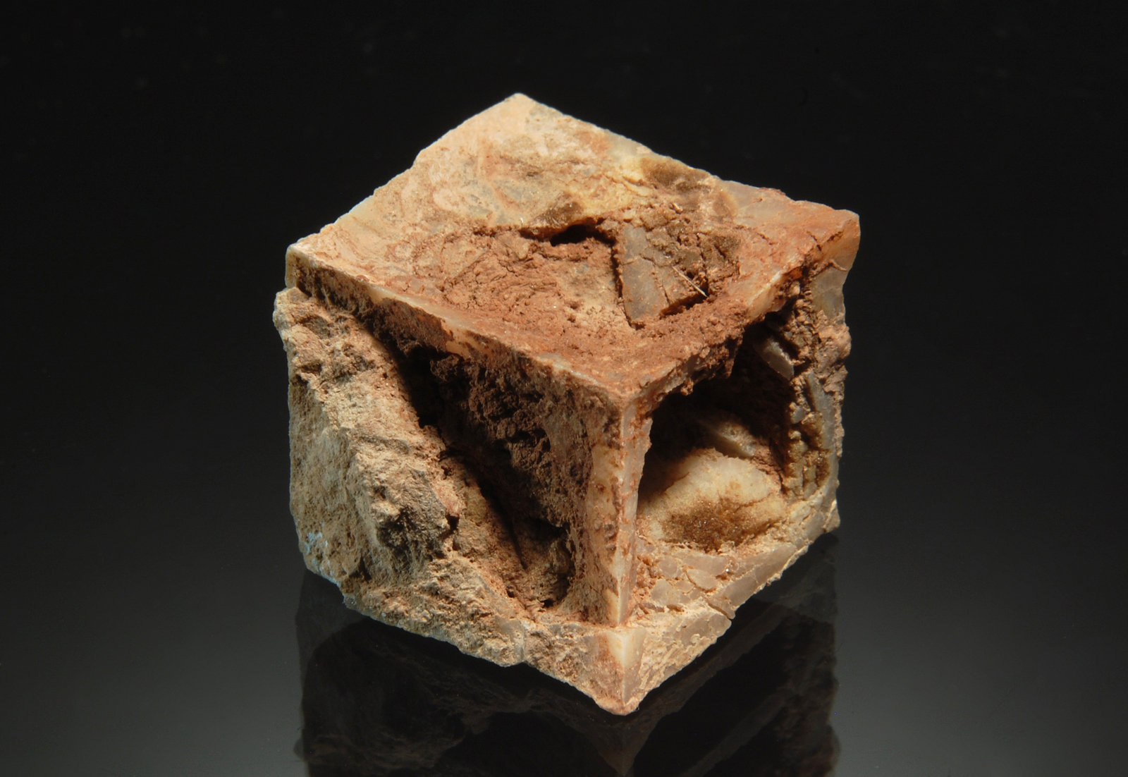 Calcite after Halite
2.0 x 2.0 cm
(Autor: Michael Shaw)