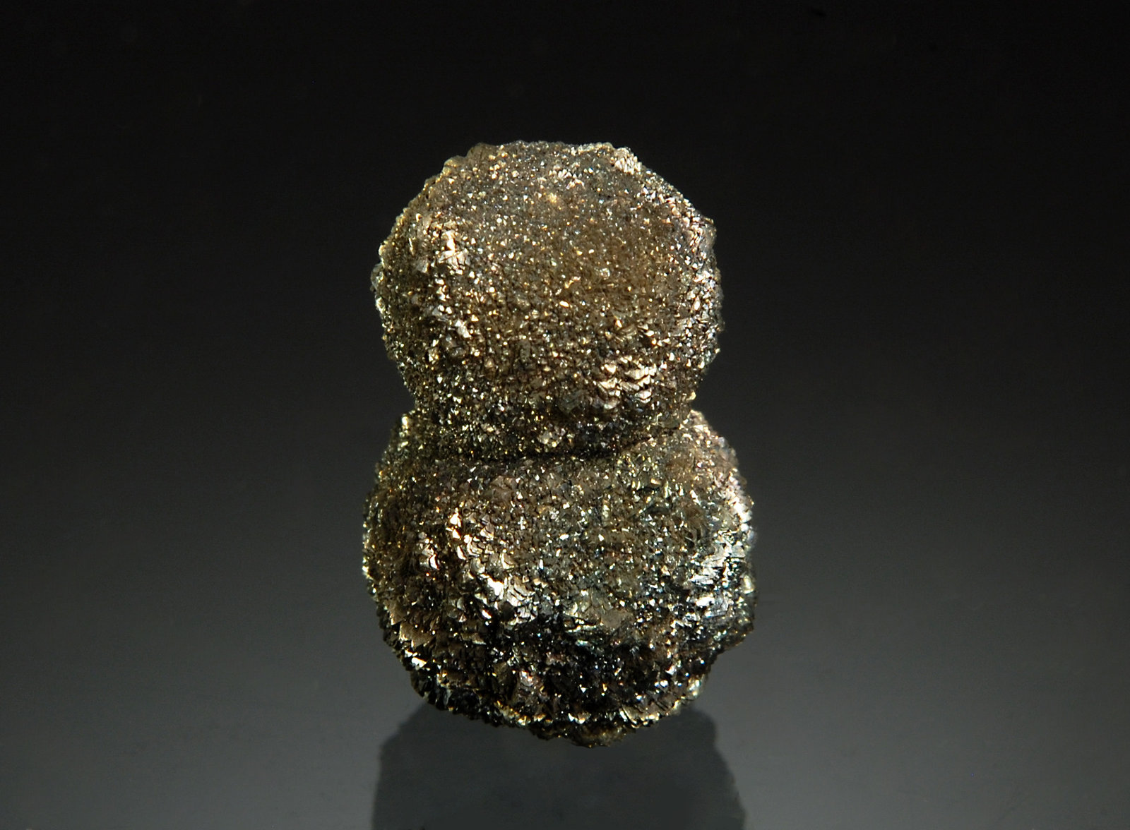 Pyrite
0.7 x 2.0 cm
(Autor: Michael Shaw)