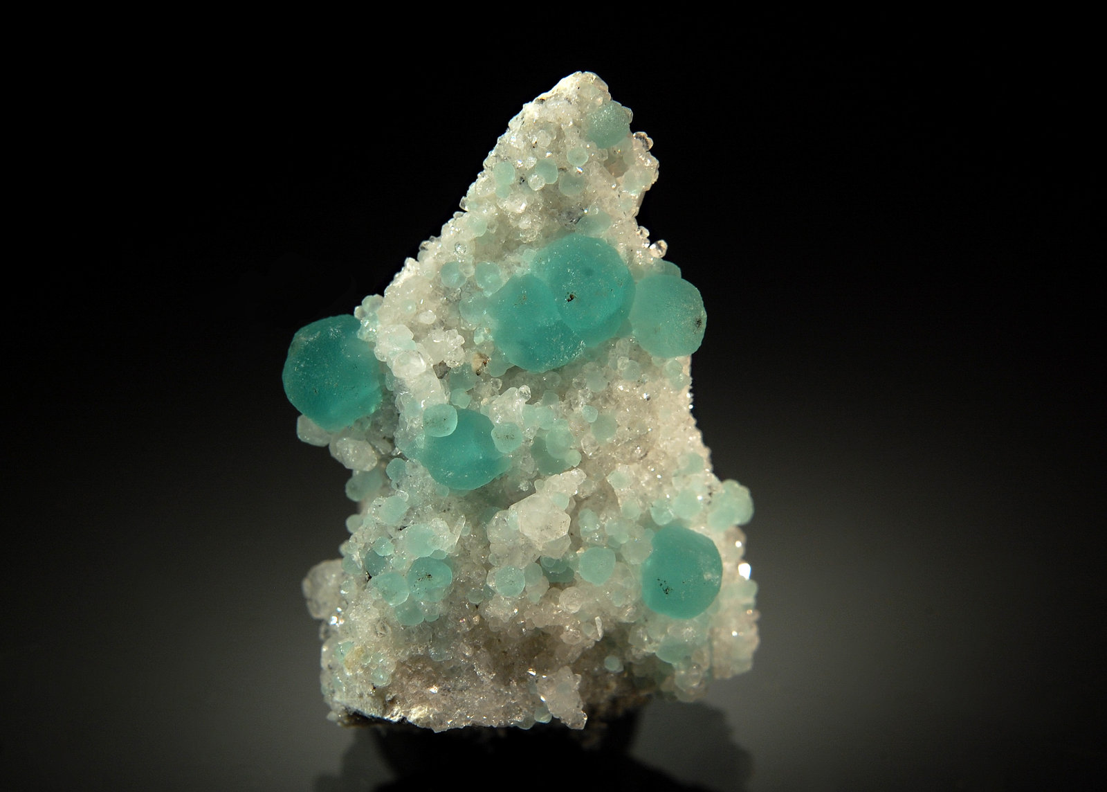 Fluorite
2.0 x 3.0 cm
(Autor: Michael Shaw)