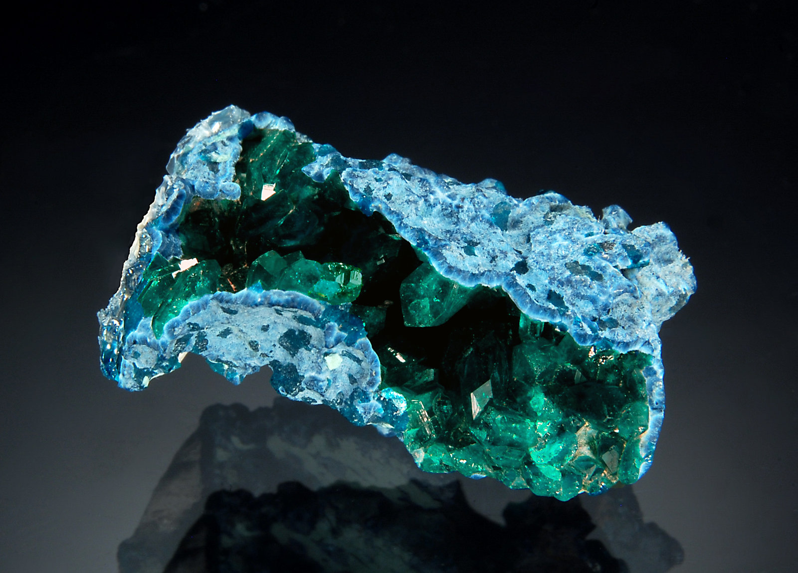 Dioptase and Shattuckite
1.5 x 2.5 cm
(Autor: Michael Shaw)